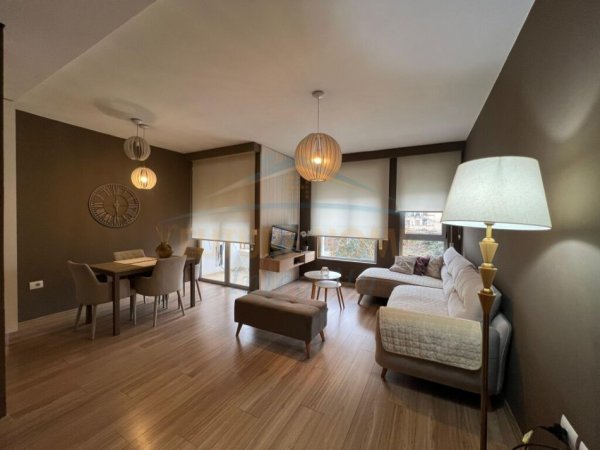 Tirane, jepet me qera apartament 2+1+Ballkon+Post Parkimi,  Kati 2, 102 m² 600 € (Ali Demi)