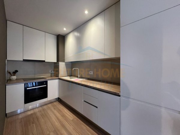 Tirane, jepet me qera apartament 2+1+Ballkon+Post Parkimi,  Kati 2, 102 m² 600 € (Ali Demi)