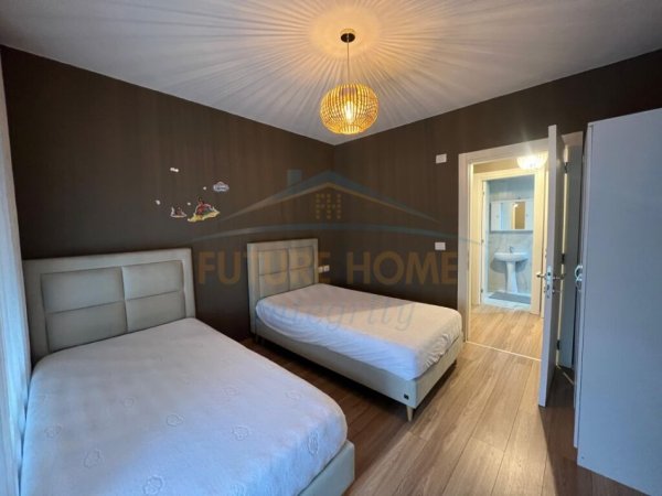 Tirane, jepet me qera apartament 2+1+Ballkon+Post Parkimi,  Kati 2, 102 m² 600 € (Ali Demi)