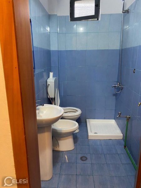 Tirane, jepet me qera apartament Kati 1, 30 m² 350 € (MYSLYM SHYRI)