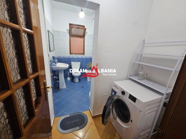 Tirane, jepet me qera apartament 2+1+Ballkon Kati 1, 100 m² 400 € (Prane shkolles Qazim Turdiu – Rr Don Bosko)