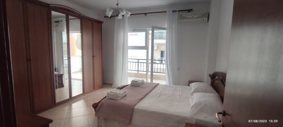 Tirane, jepet me qera apartament 2+1 Kati 4, 88 m² 700 € (Rr.Elbasanit)