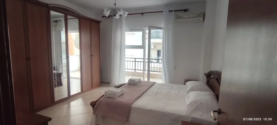 Tirane, jepet me qera apartament 2+1 Kati 4, 88 m² 700 € (Rr.Elbasanit)