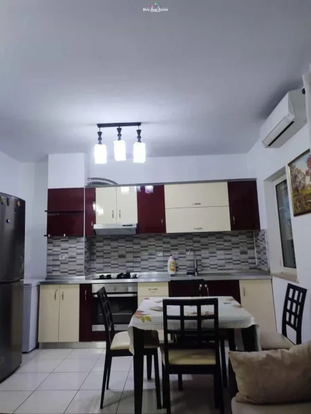 Tirane, jepet me qera apartament 2+1 Kati 6, 85 m² 550 € (yzbersht)