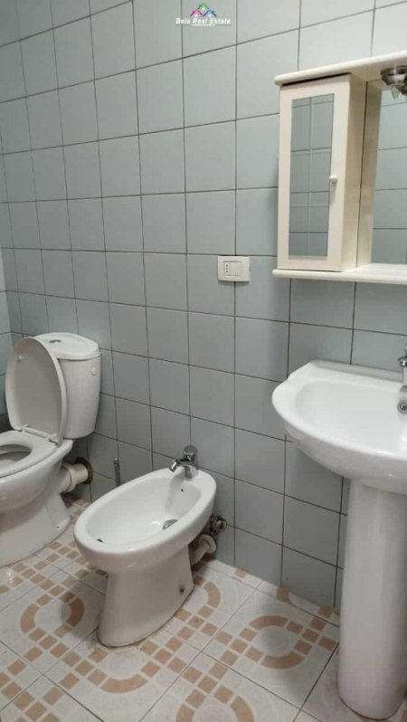 Tirane, jepet me qera apartament 2+1 Kati 6, 85 m² 550 € (yzbersht)