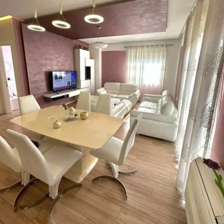 Tirane, shitet apartament 3+1 , 125 m² 262.000 €