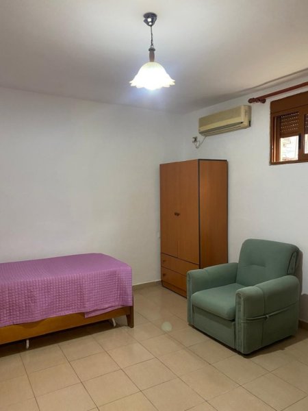 Tirane, jepet me qera apartament 1+1 Kati 1, 30 m² 350 € (Myslym Shyri)
