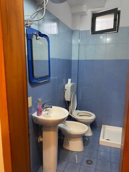 Tirane, jepet me qera apartament 1+1 Kati 1, 30 m² 350 € (Myslym Shyri)