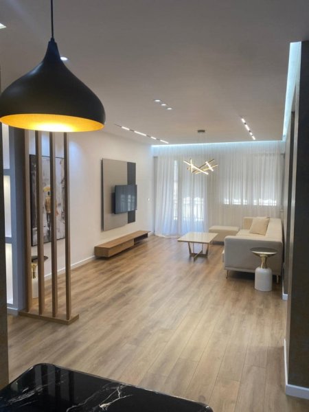 Tirane, shitet apartament 2+1 , 136 m² (Kopshti Botanik)