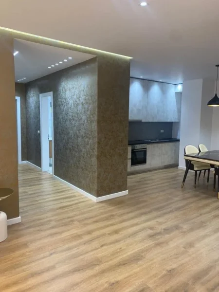Tirane, shitet apartament 2+1 , 136 m² (Kopshti Botanik)