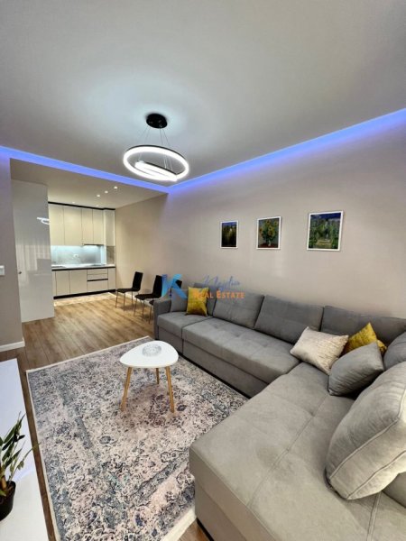 Tirane, jap me qera apartament 1+1+Ballkon , 71 m² 900 € (Komuna e Parisit, Kompleksi Kika 2)