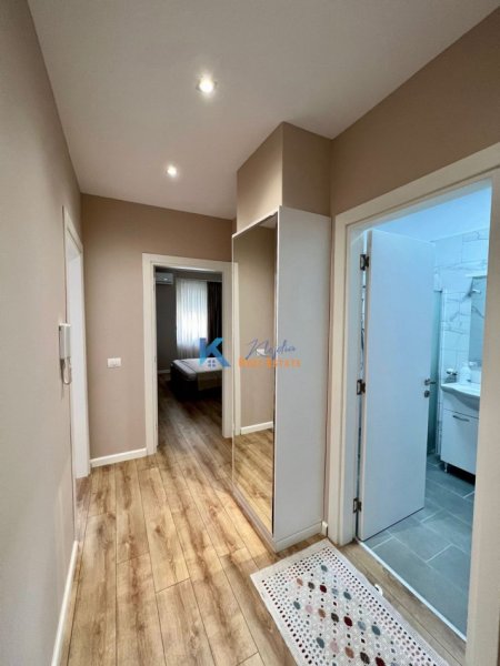Tirane, jap me qera apartament 1+1+Ballkon , 71 m² 900 € (Komuna e Parisit, Kompleksi Kika 2)