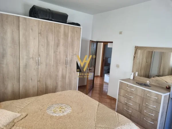 Tirane, jepet me qera shtepi 4+1+Ballkon Kati 1, 206 m² 1.100 € (KOMBINAT)