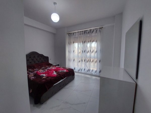 Tirane, jap me qera apartament 1+1+Ballkon Kati 8, 60 m² 500 € (Andrea Kushi)