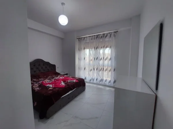 Tirane, jap me qera apartament 1+1+Ballkon Kati 8, 60 m² 500 € (Andrea Kushi)