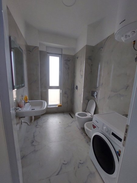 Tirane, jap me qera apartament 1+1+Ballkon Kati 8, 60 m² 500 € (Andrea Kushi)