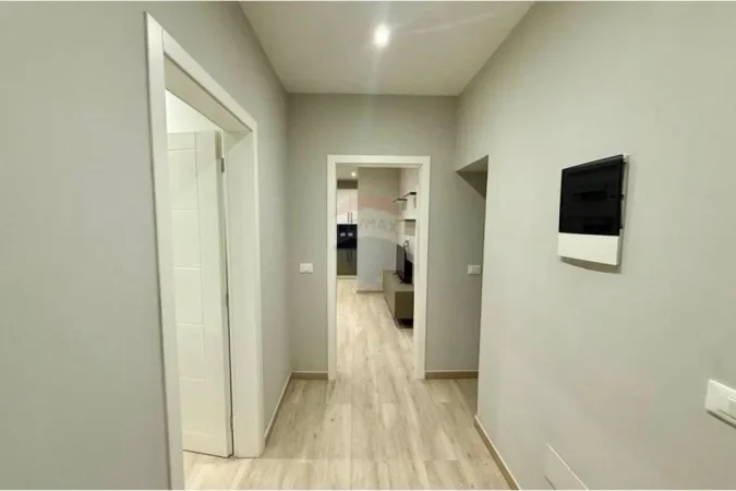 Tirane, jepet me qera apartament 2+1 Kati 2, 100 m² 650 € (Shkolla 26 Nentori - Rruga Pandeli Cale - Selitë, Shqipëri)
