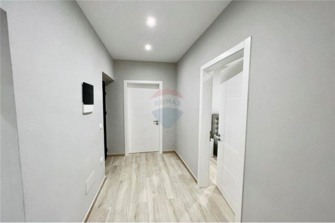 Tirane, jepet me qera apartament 2+1 Kati 2, 100 m² 650 € (Shkolla 26 Nentori - Rruga Pandeli Cale - Selitë, Shqipëri)