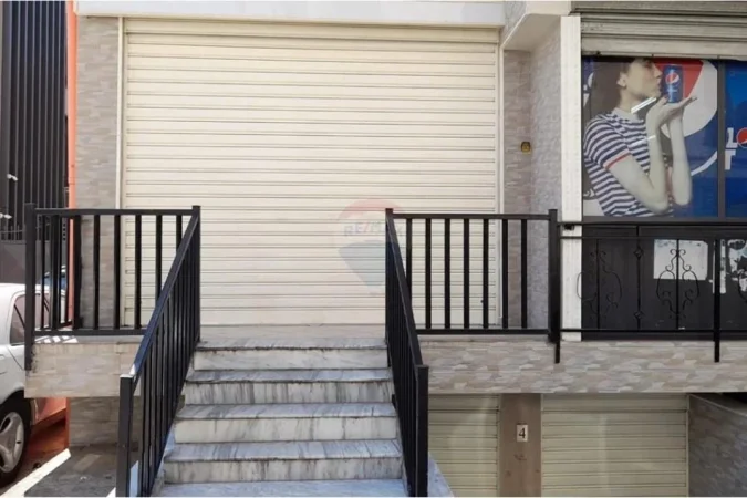 Tirane, jepet me qera , 43 m² 500 € (Ambient me qera per zyra)