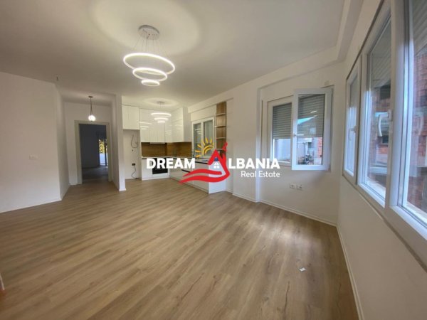 Tirane, jepet me qera apartament 2+1+Ballkon Kati 4, 115 m² 500 € (Ne zonen e Kopshtit Botanik)