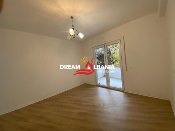 Tirane, jepet me qera apartament 2+1+Ballkon Kati 4, 115 m² 500 € (Ne zonen e Kopshtit Botanik)