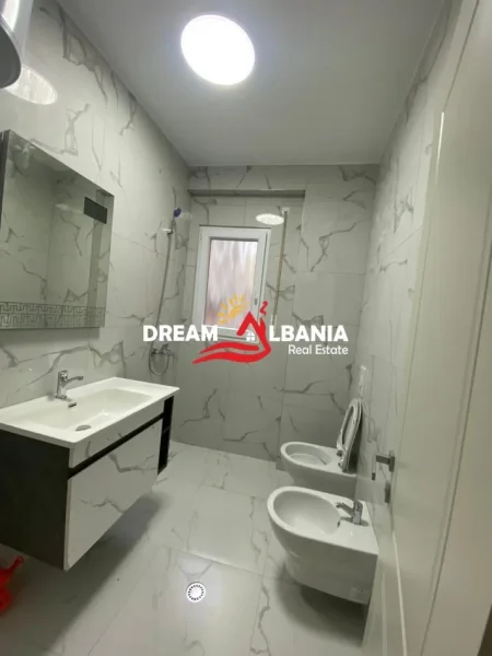 Tirane, jepet me qera apartament 2+1+Ballkon Kati 4, 115 m² 500 € (Ne zonen e Kopshtit Botanik)