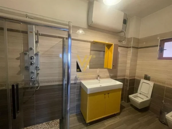 Tirane, jepet me qera Vile 3 Katshe Kati 1, 170 m² 1.350 € (JORDAN MISJA)