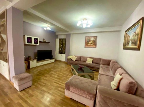 Tirane, jepet me qera Vile 2 Katshe Kati 1, 164 m² 1.350 € (Jordan Misja)