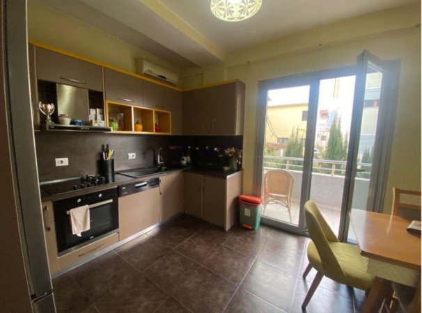 Tirane, jepet me qera Vile 2 Katshe Kati 1, 164 m² 1.350 € (Jordan Misja)