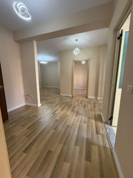 Tirane, Shitet Apartament 2+1+bllk-Astir, prane Viles L-115.000€
