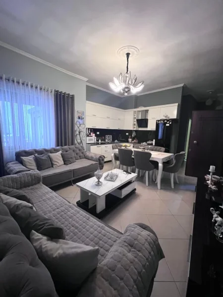 Tirane, shitet apartament 2+1 Kati 8, 145.000 € (Astir, prane Bar Artistit)