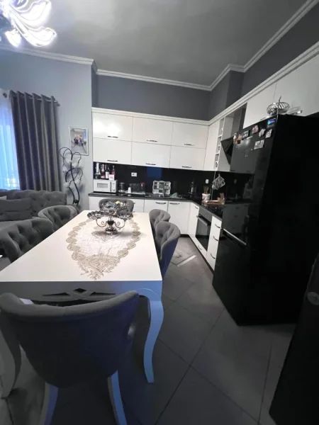 Tirane, shitet apartament 2+1 Kati 8, 145.000 € (Astir, prane Bar Artistit)