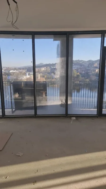 Tirane, shitet 3+1+Ballkon Kati 5, 225.61m² 700.000 € (Lake View)