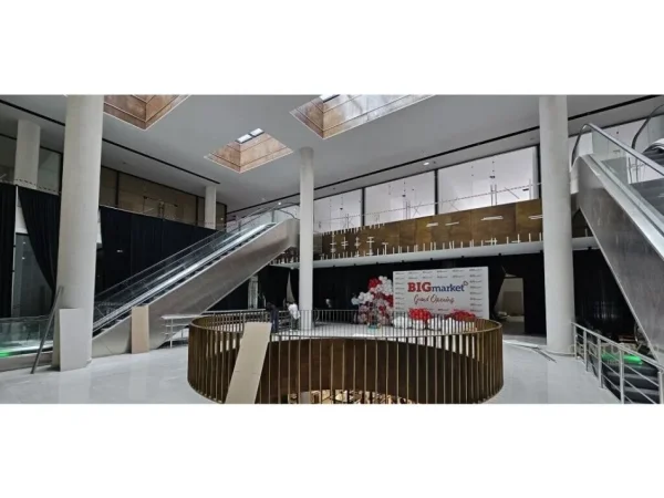 Tirane, shes ambjent biznesi , 105 m² 620.000 € (Rruga e Kavajës)