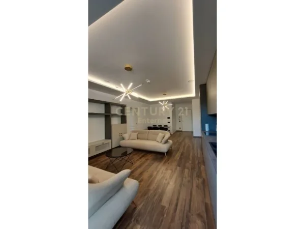 Tirane, jap me qera apartament 2+1+2+POST PARKIMI , 168 m² 2.500 € (Rruga e Elbasanit)