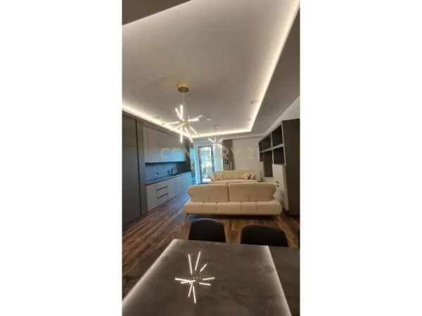 Tirane, jap me qera apartament 2+1+2+POST PARKIMI , 168 m² 2.500 € (Rruga e Elbasanit)