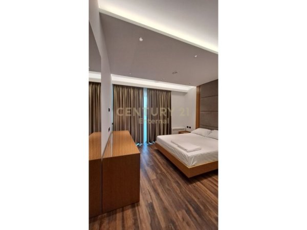 Tirane, jap me qera apartament 2+1+2+POST PARKIMI , 168 m² 2.500 € (Rruga e Elbasanit)