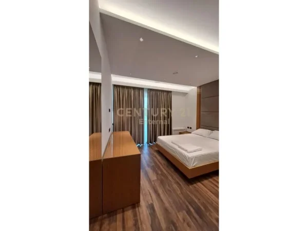 Tirane, jap me qera apartament 2+1+2+POST PARKIMI , 168 m² 2.500 € (Rruga e Elbasanit)