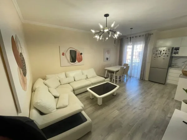 Tirane, jepet me qera apartament 2+1+Ballkon Kati 6, 110 m² 600 € (tek Sima Residence)