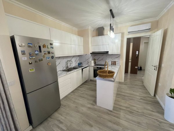 Tirane, jepet me qera apartament 2+1+Ballkon Kati 6, 110 m² 600 € (tek Sima Residence)