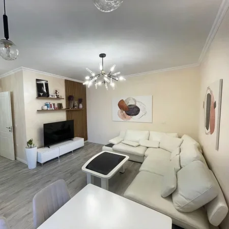 Tirane, jepet me qera apartament 2+1+Ballkon Kati 6, 110 m² 600 € (tek Sima Residence)