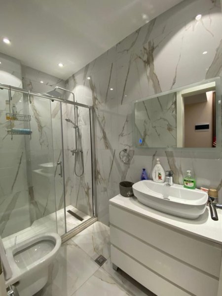 Tirane, jepet me qera apartament 2+1+Ballkon Kati 6, 110 m² 600 € (tek Sima Residence)