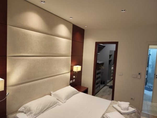Tirane, jepet me qera apartament 2+1+Ballkon Kati 19, 1.500 € (prane Air Albania Stadium)