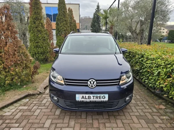 Tirane, shes makine VW TOURAN 1.6 NAFTE PANORAME Nafte, blu e errët manuale Klima 174.000 km 7.450 €