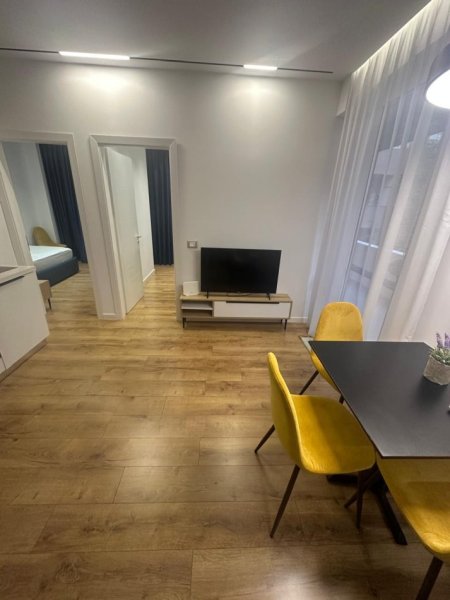 Tirane, jepet me qera apartament 2+1+Ballkon Kati 3, 85 m² 800 € (tek Liqeni Thate)