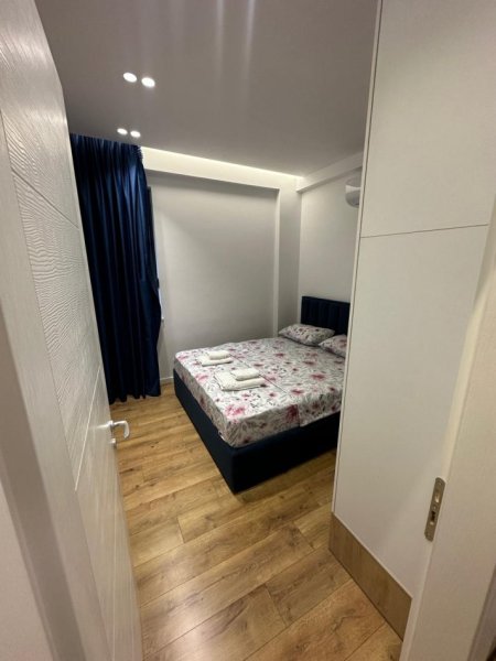 Tirane, jepet me qera apartament 2+1+Ballkon Kati 3, 85 m² 800 € (tek Liqeni Thate)