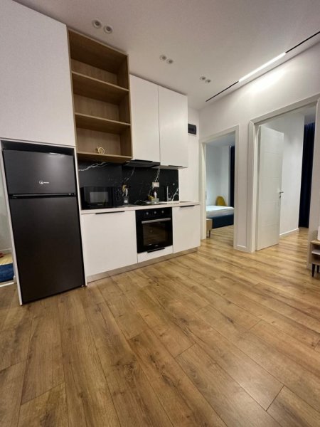 Tirane, jepet me qera apartament 2+1+Ballkon Kati 3, 85 m² 800 € (tek Liqeni Thate)