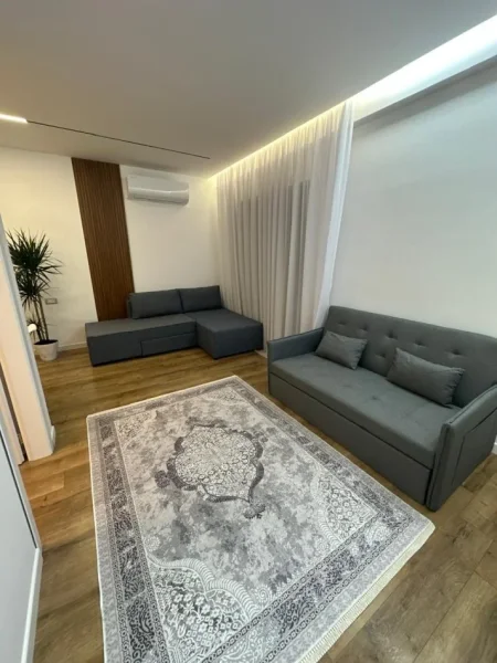 Tirane, jepet me qera apartament 2+1+Ballkon Kati 3, 85 m² 800 € (tek Liqeni Thate)