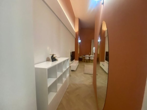 Tirane, jepet me qera apartament 2+1+Ballkon Kati 4, 100 m² 1.000 € (tek Rruga Peti Liqeni Thate)