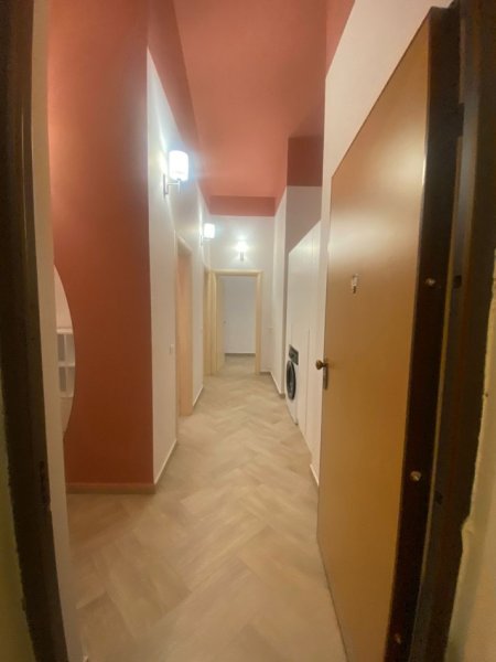 Tirane, jepet me qera apartament 2+1+Ballkon Kati 4, 100 m² 1.000 € (tek Rruga Peti Liqeni Thate)